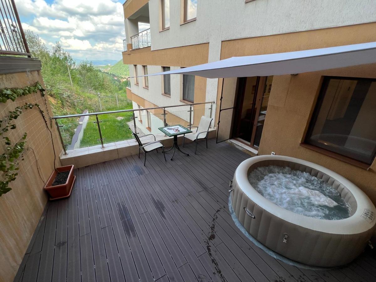 Coroni Studio With Jacuzzi Brasov Ngoại thất bức ảnh